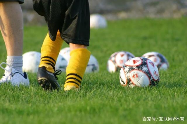 白巧克力：湖人无里夫斯更好 这样肯纳德每场至少投10次三分